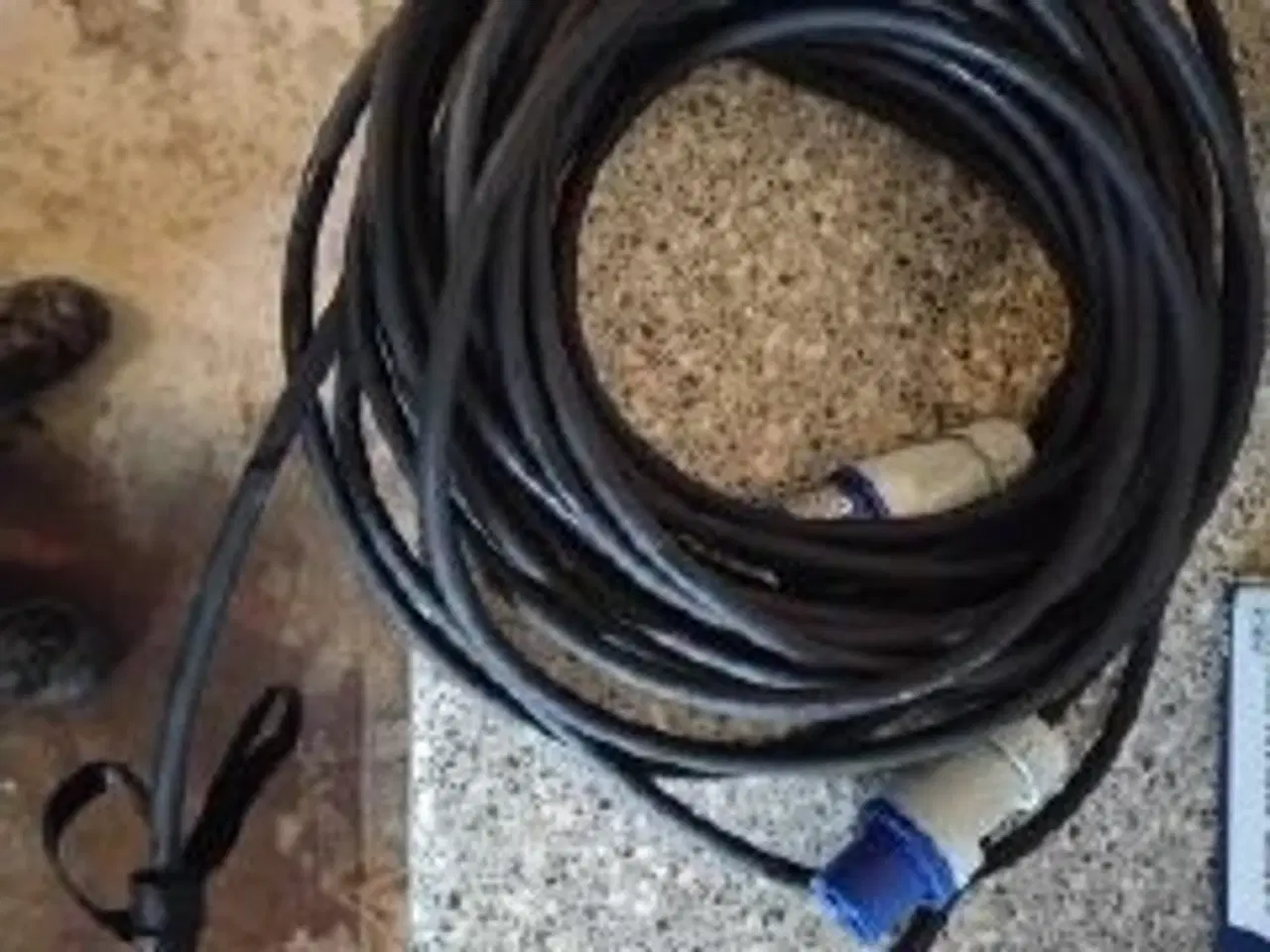 Billede 1 -  25m kraftigt udendørs kabel (230V) 