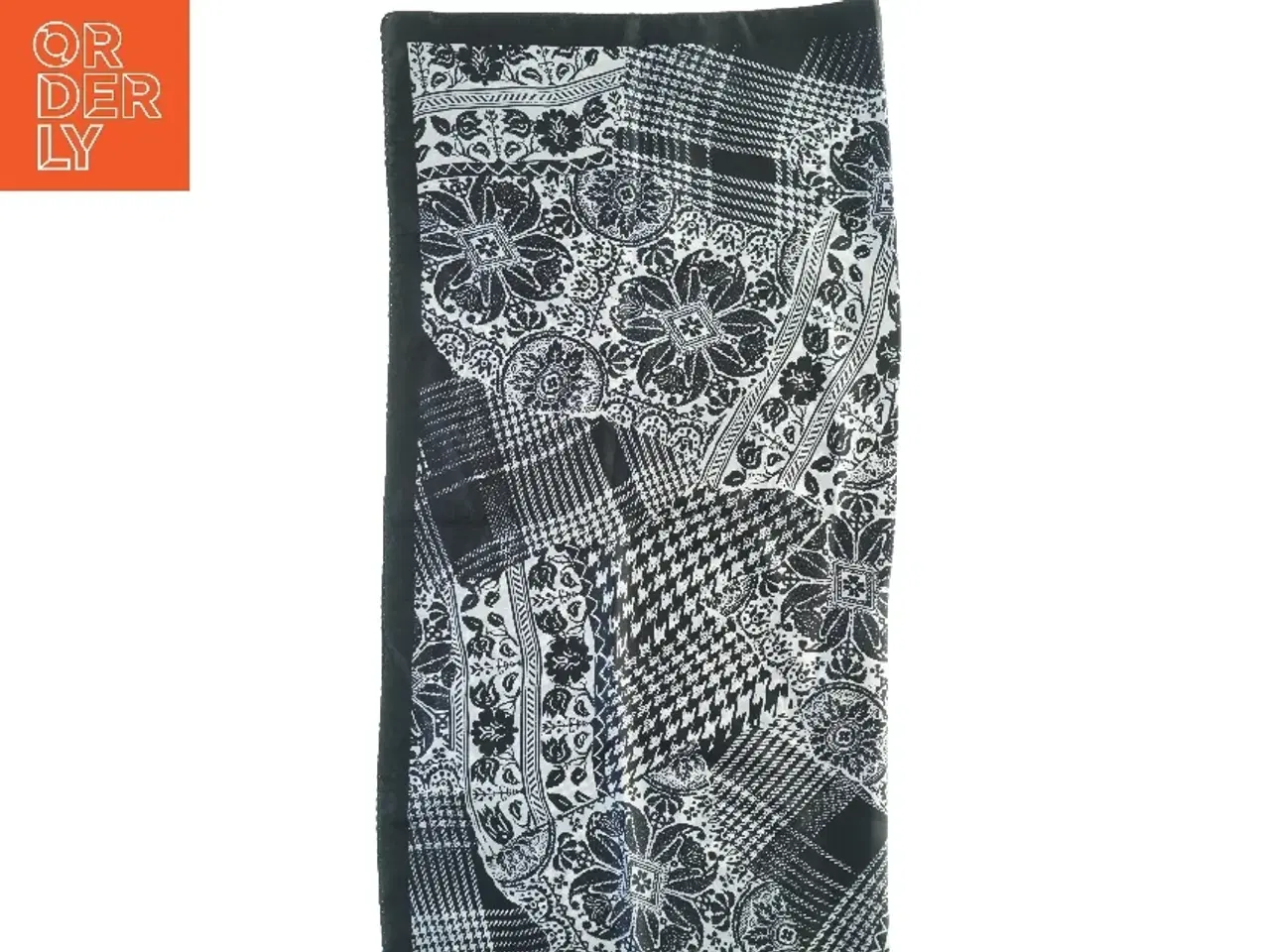 Billede 5 - Sort og hvidt mønstret tørklæde (str. 87 x 90 cm)