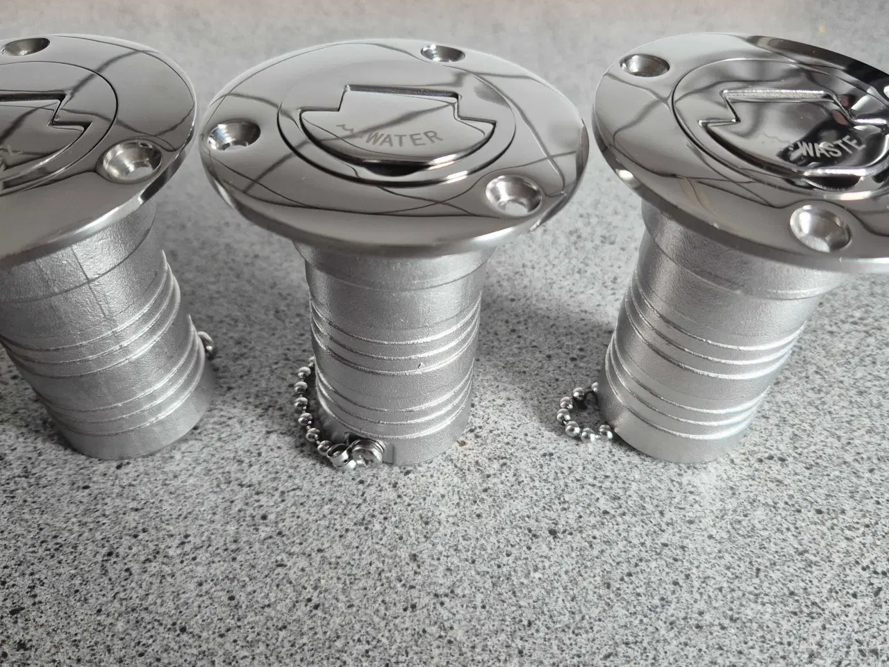 Billede 5 - Dækspåfyldning til Fuel/Water/Waste