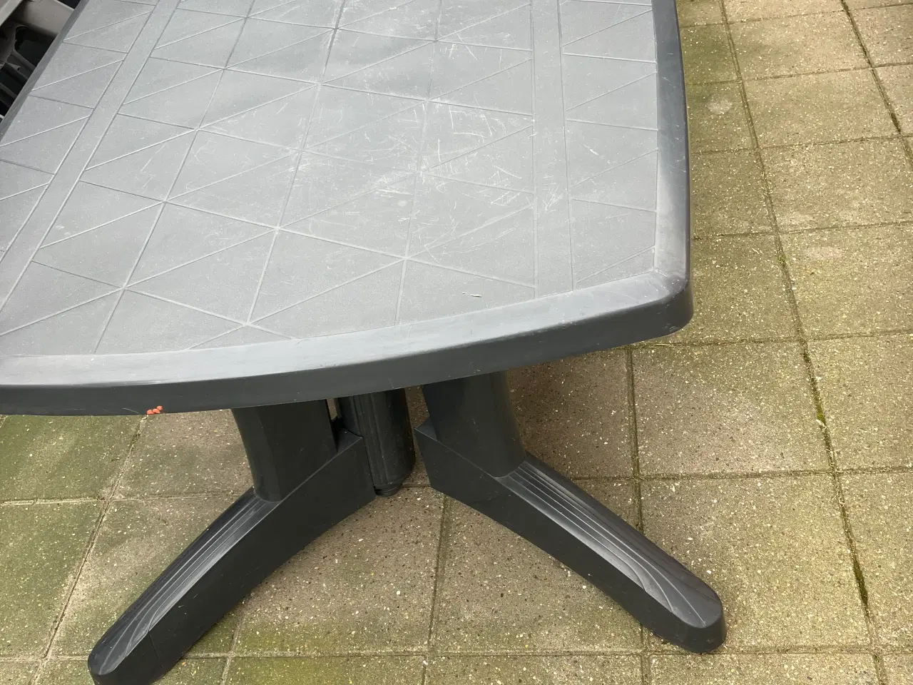 Billede 1 - Havebord