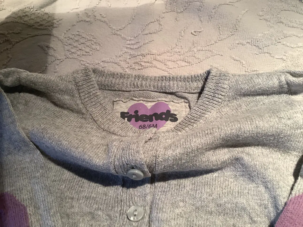Billede 2 - Helt ny lækker Friends grå cardigan str.68 pige
