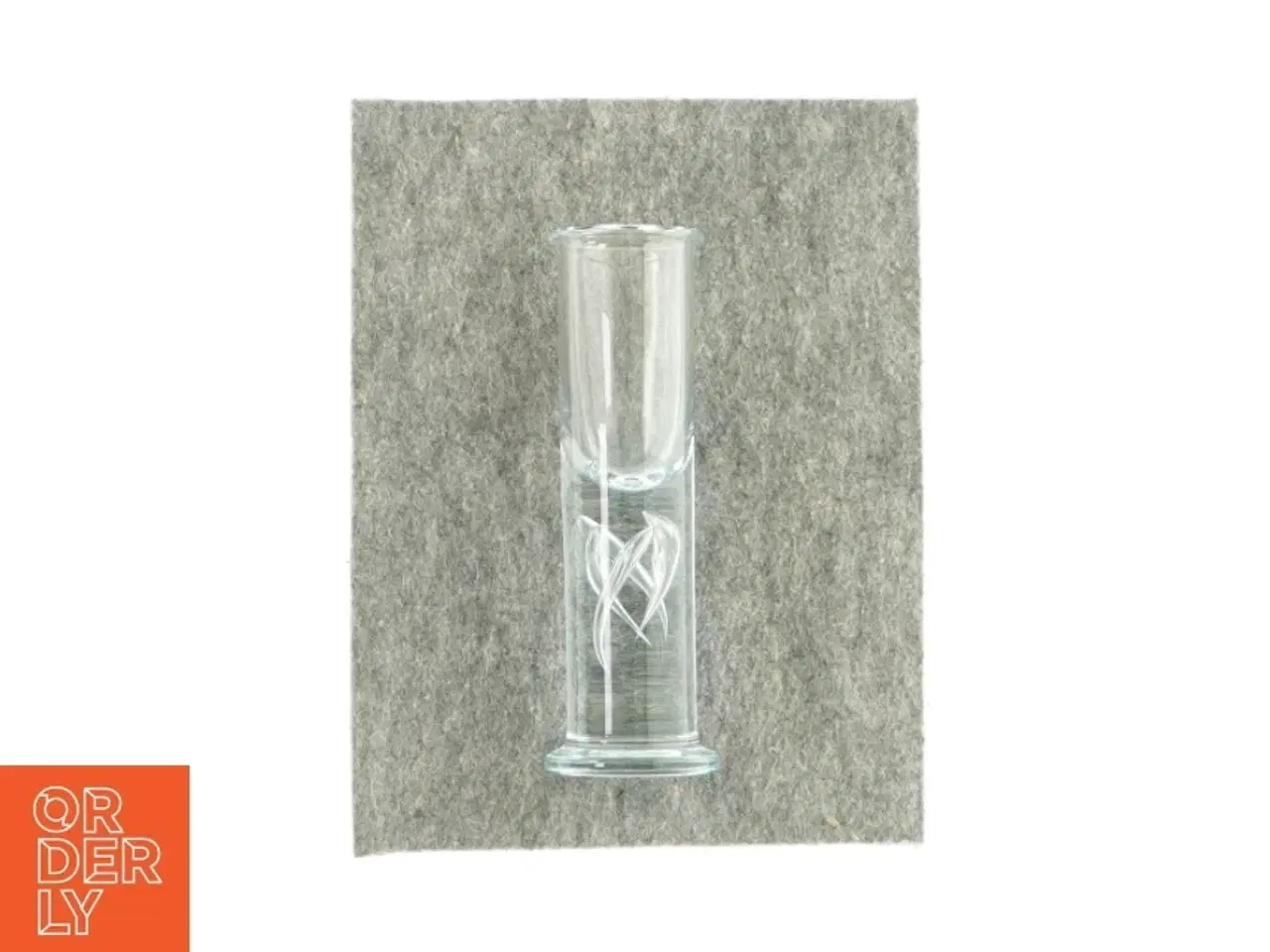 Billede 1 - Lille glas vase (str. HØ: 17x5,5 cm)