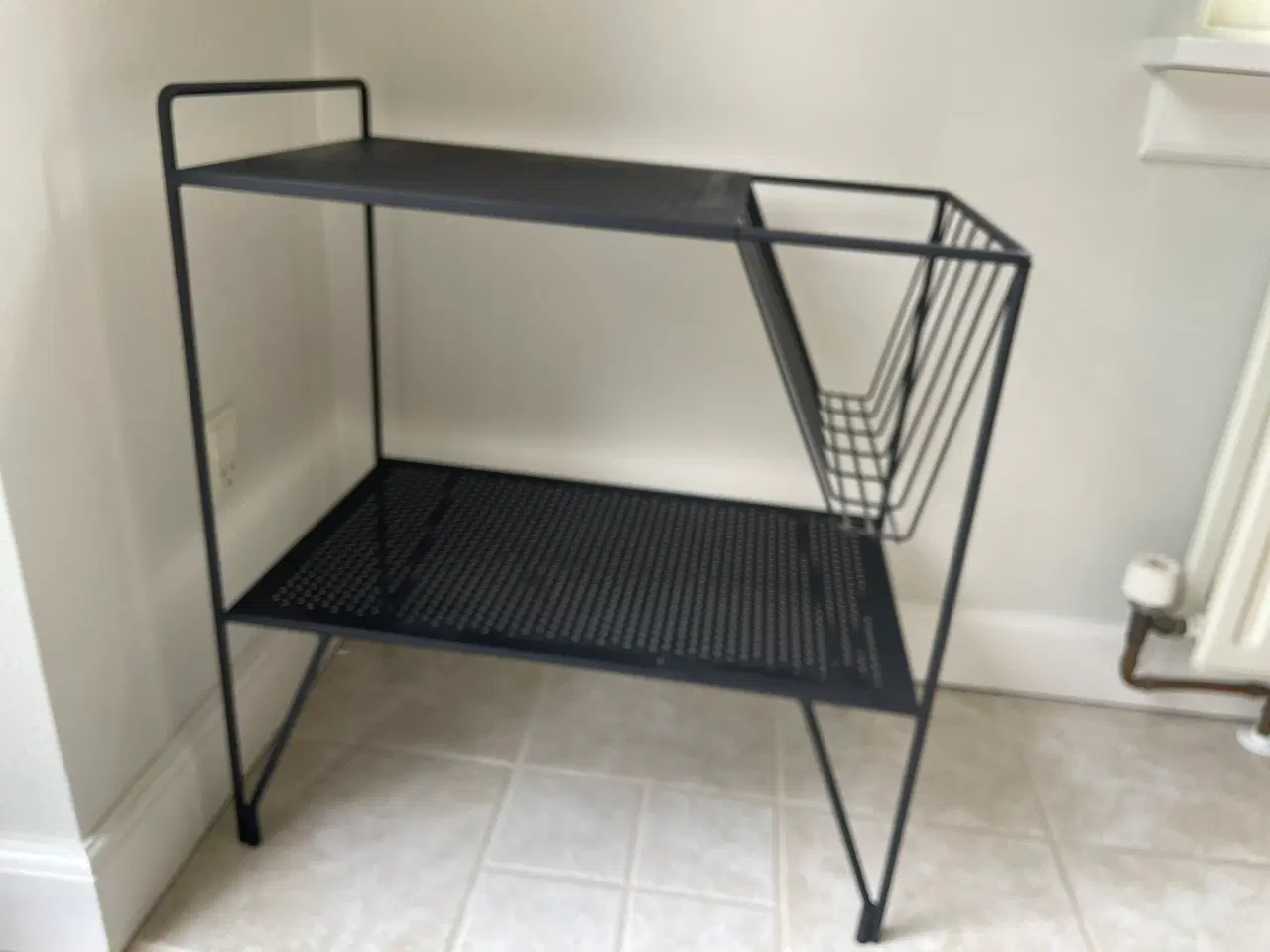 Billede 4 - sort bord med bladholder