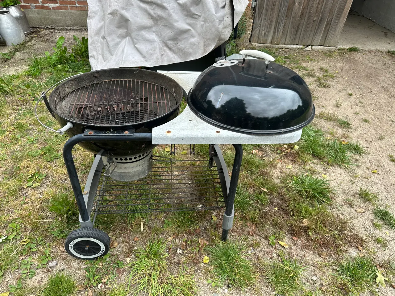 Billede 6 - Webergrill med bord ø57