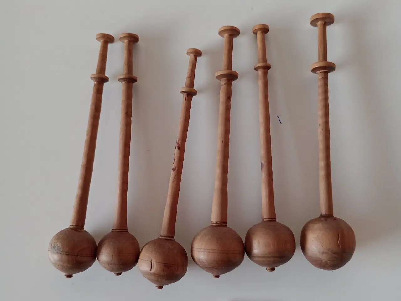 Billede 8 - Kniplepinde: foto + info med alm + perler.