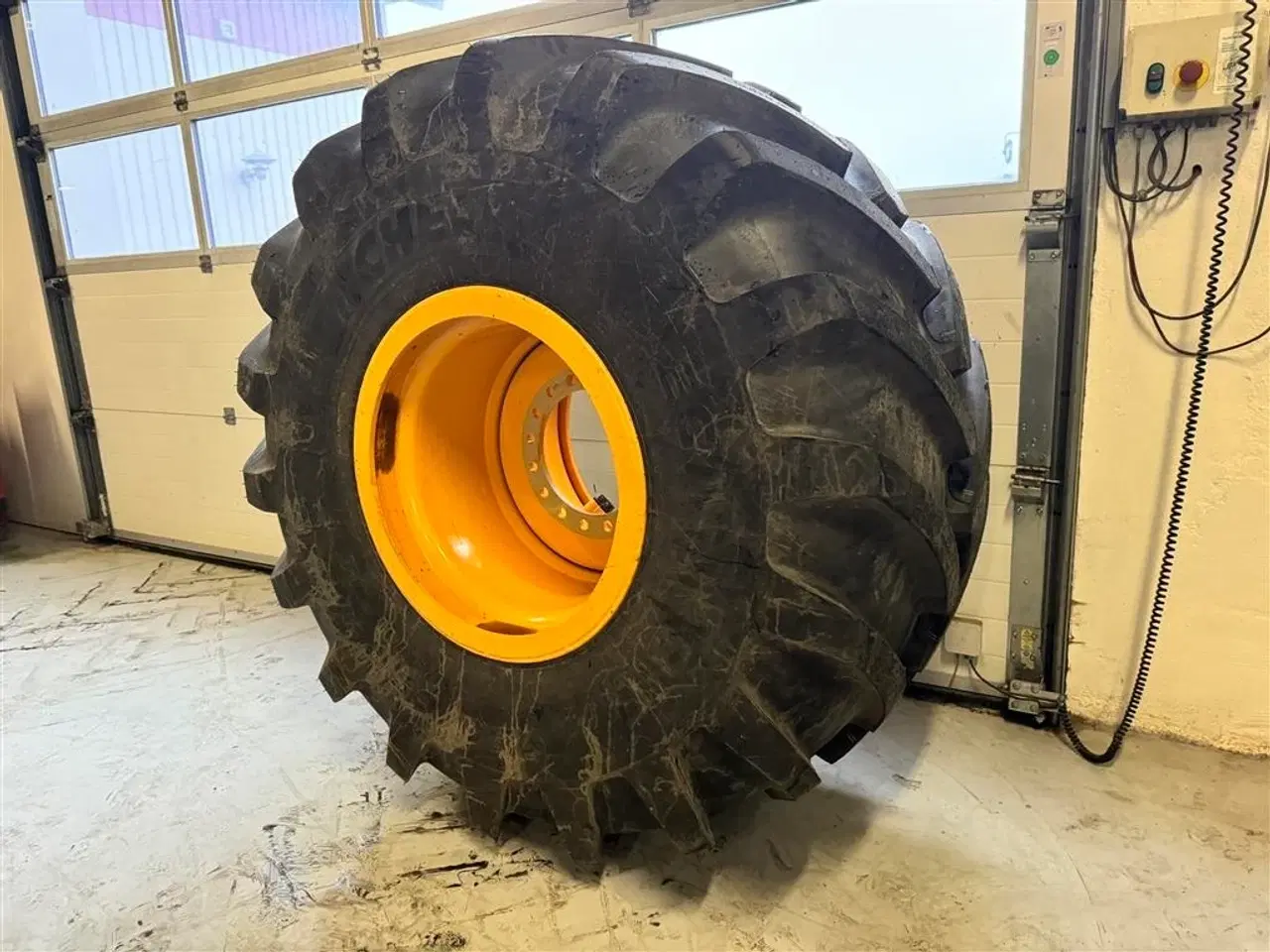 Billede 5 - Michelin 750/65R26 FABRIKSNYE TIL VOLVO L70 OG L90