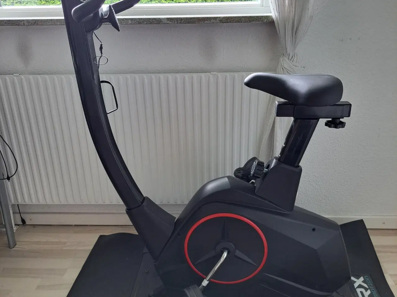 Billede 1 -  Motionscykel, næsten ny. Kørt under 100 km. 