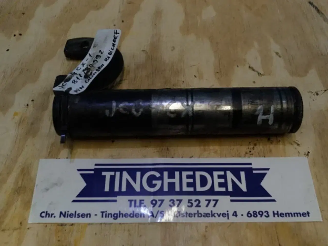 Billede 1 - JCB 4CX Løftecylinderstift 811/90592