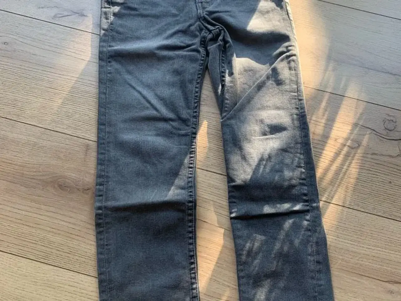 Billede 5 - Blå jeans str. 134 fra H&M