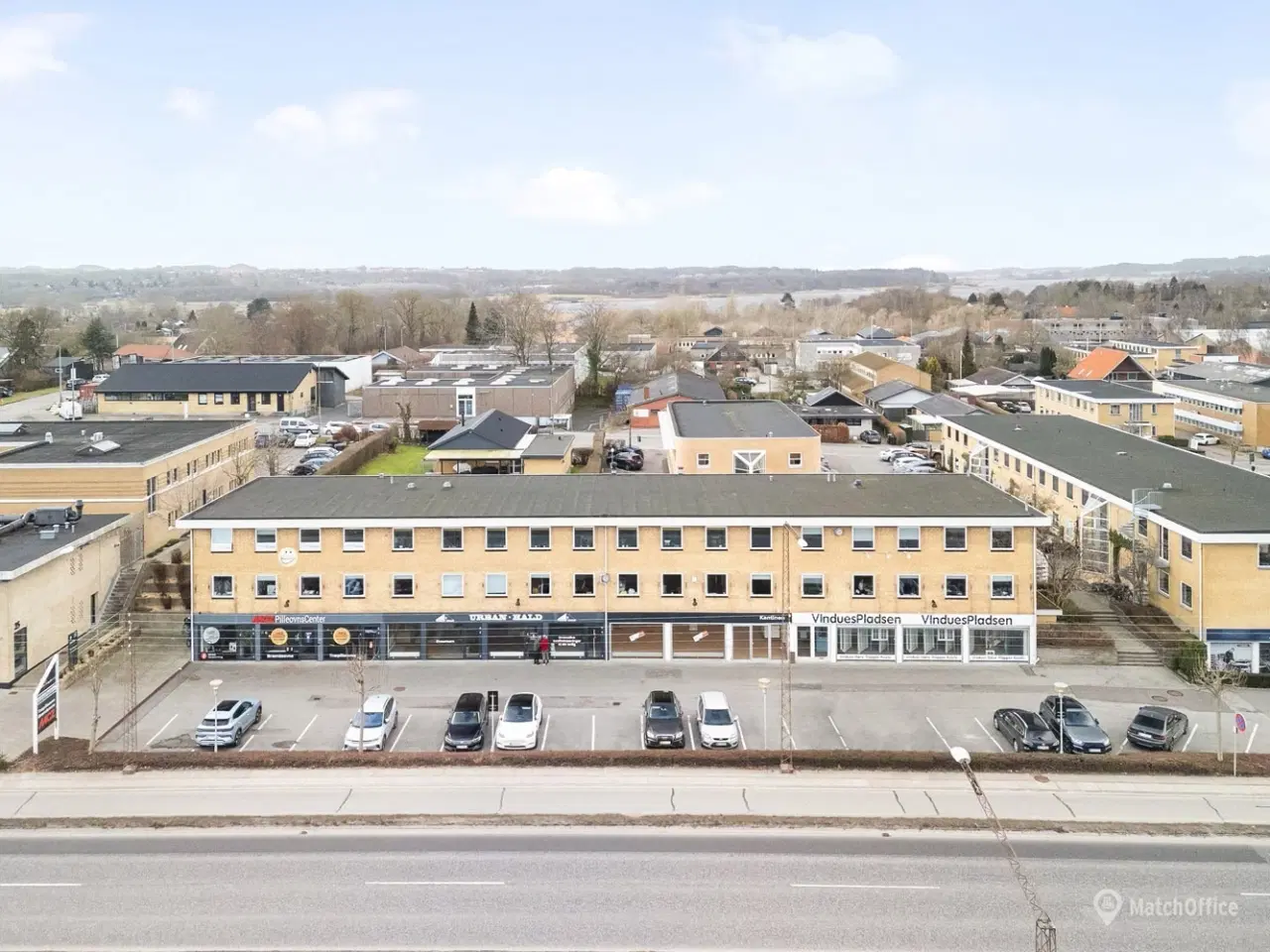 Billede 10 - Lyst og synligt showroom i Åbyhøj Erhvervspark