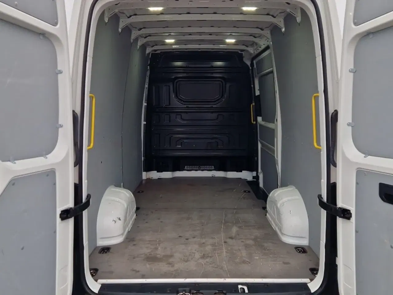 Billede 11 - VW Crafter 35 2,0 TDi 177 Kassevogn L3H2 aut.