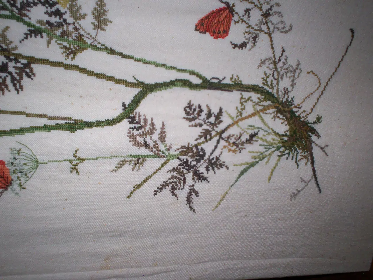 Billede 3 - Korstingsbroderi. Eva Rosenstand eller Clare Wæve