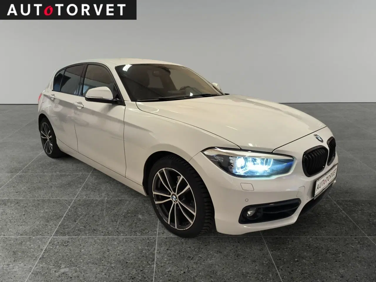 Billede 2 - BMW 118i 1,5 Sport Line aut.