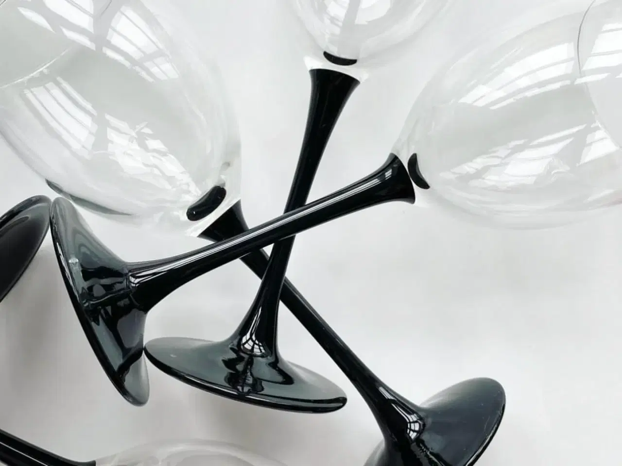 Billede 3 - Luminarc vinglas m sort stilk, 20 cm, pr stk