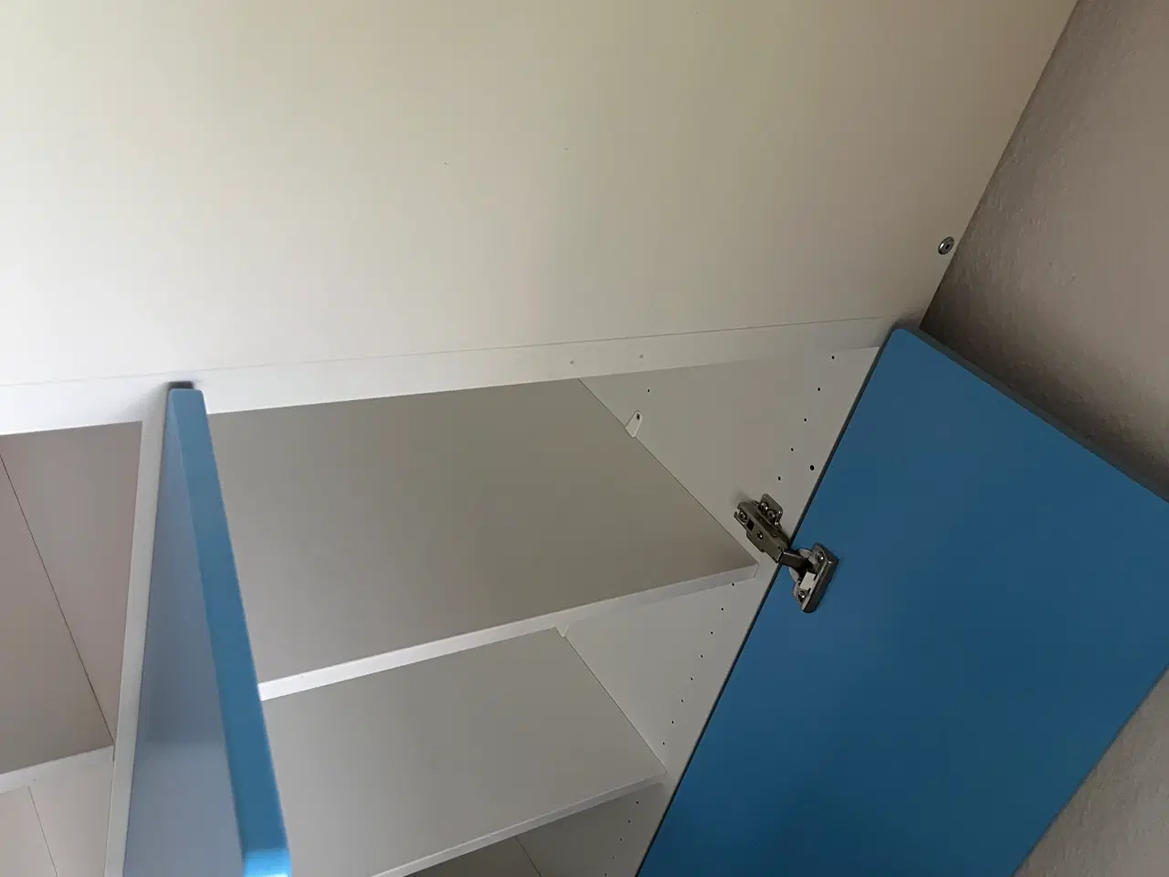 Billede 3 - Sengemøbel med skan og skrivebord 