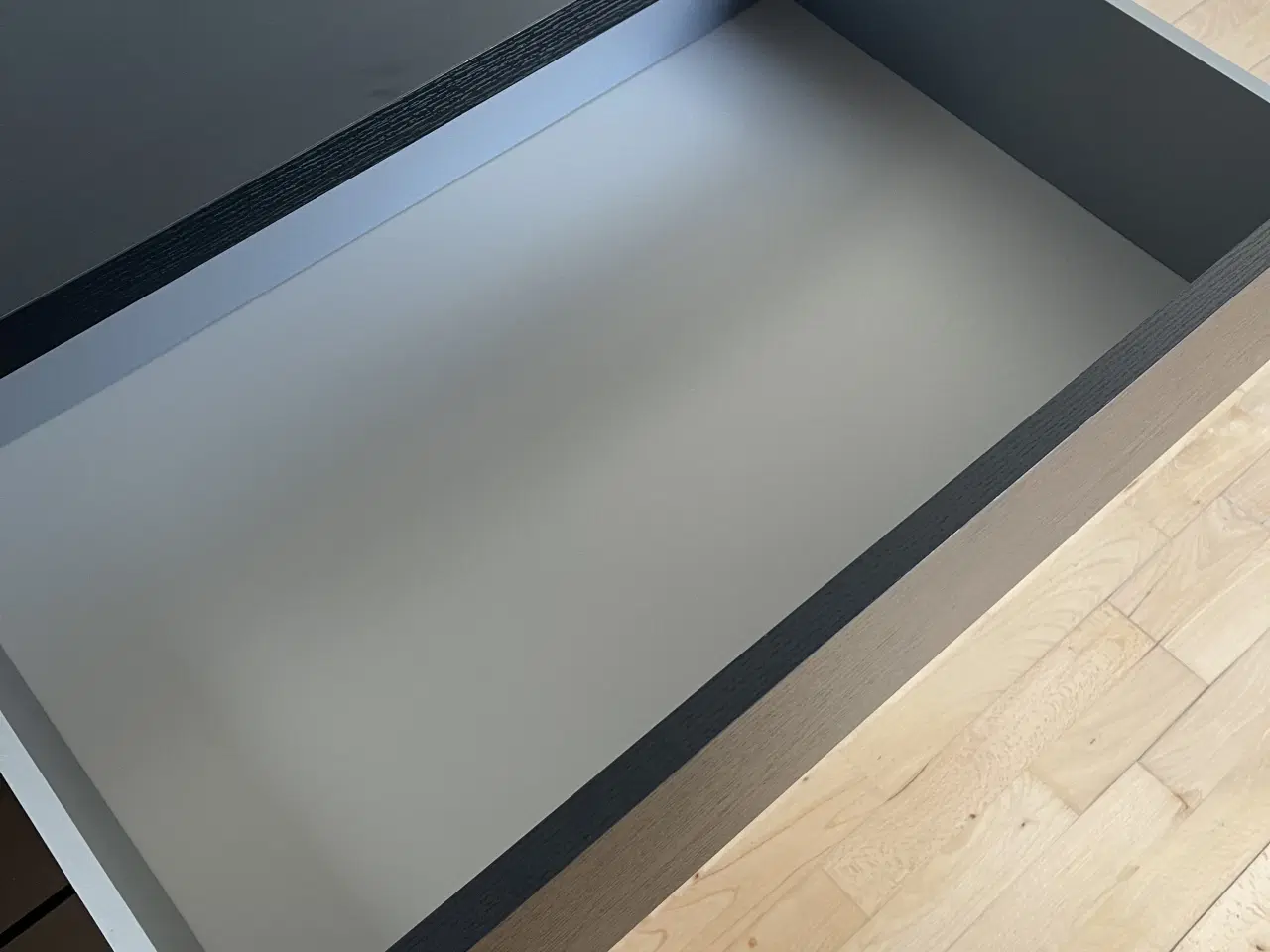 Billede 5 - Sort kommode fra Jysk. 