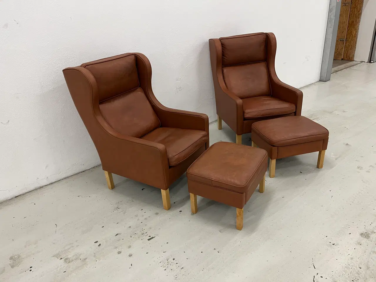 Billede 3 - Mogens Hansen MH195 Øreklapstole m/skamler.