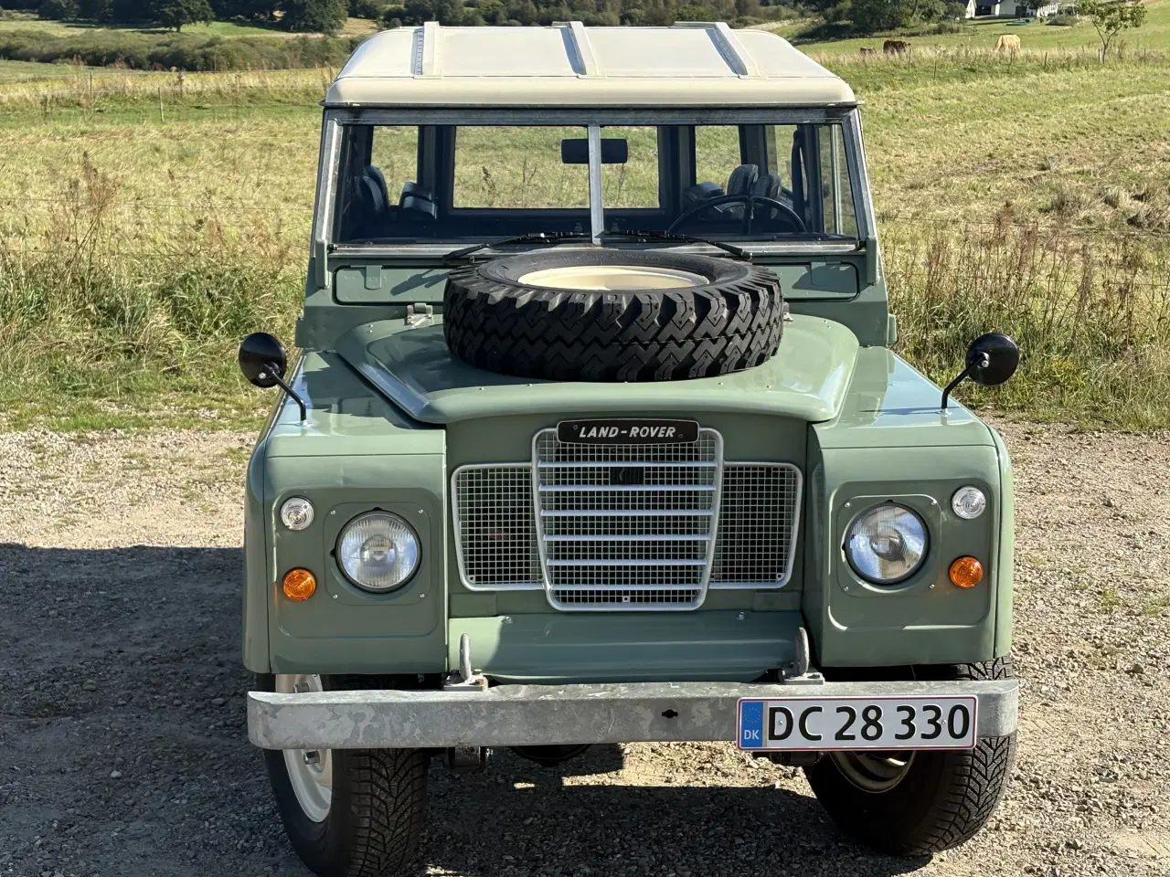 Billede 2 - Nyrenoveret Land Rover Serie III i unik stand