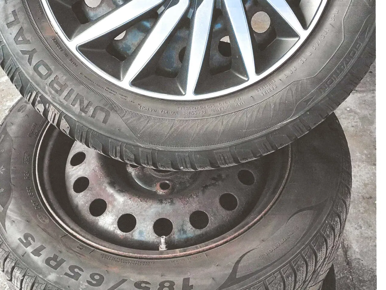 Billede 1 - 4 dæk på fælge.