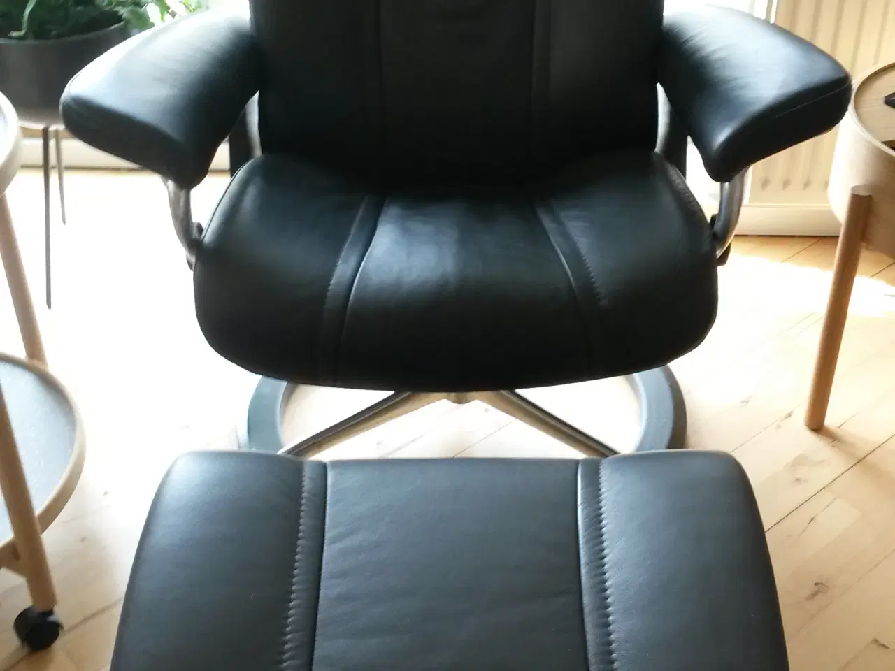Billede 2 - stressless wing med skammel på signature stel 