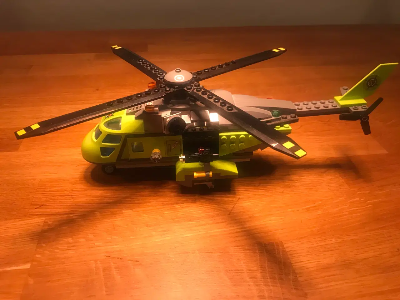Billede 2 - Lego City, 60123 Volcano Supply Helicopter