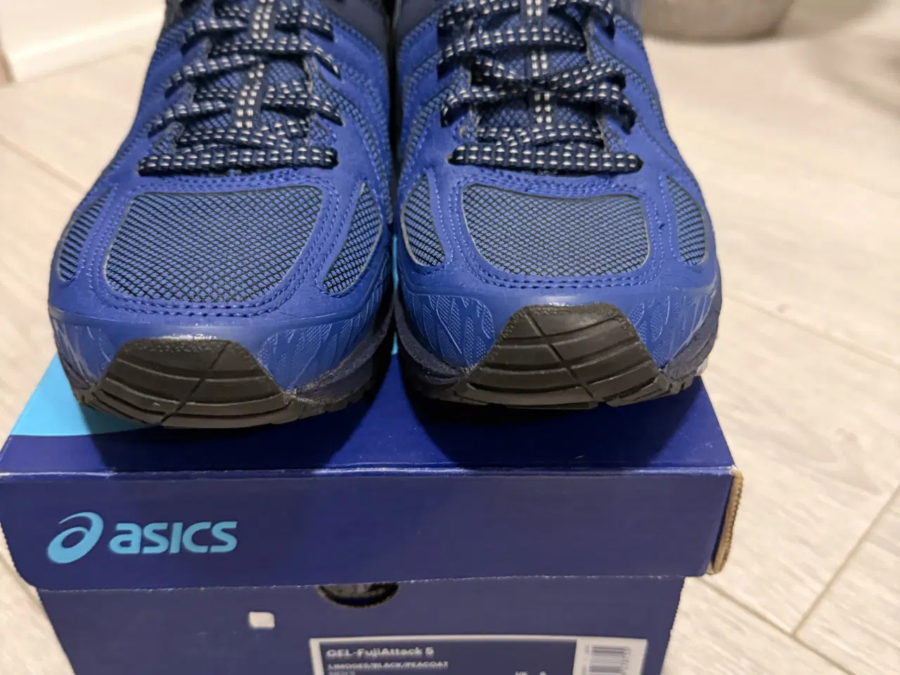 Billede 2 - Helt nye Asics sneakers