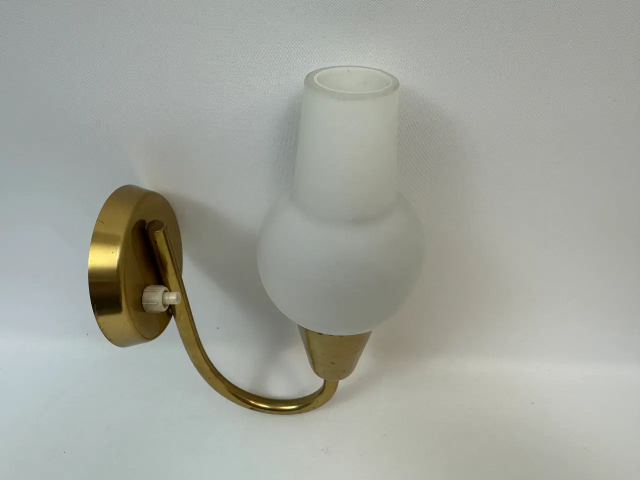 Billede 3 - Vintage lampe i messing /opalglas (LYFA)