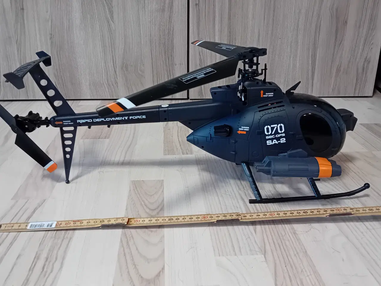 Billede 3 - Fjernstyret drone samt 4 mindre helicopter