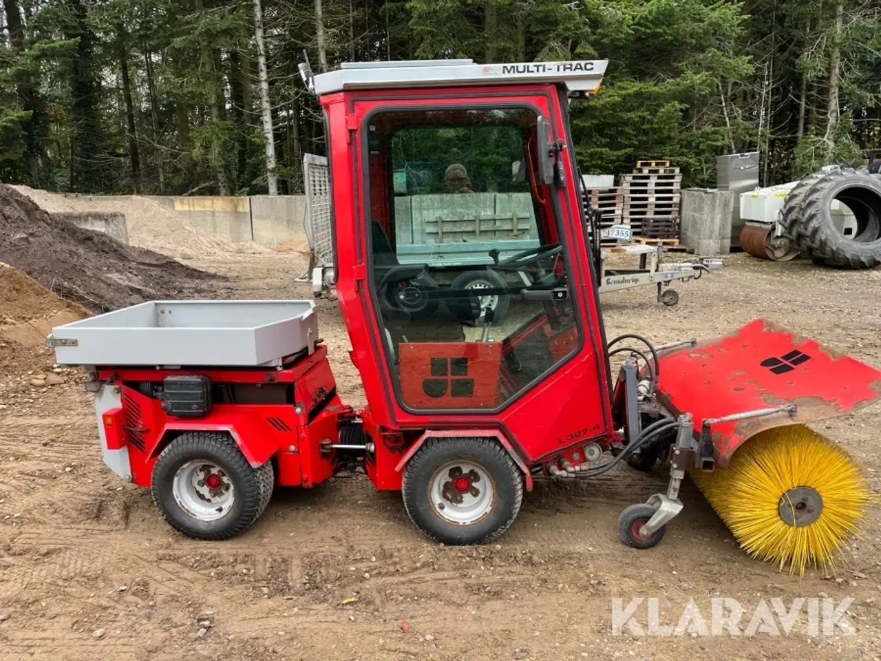 Billede 6 - Redskabsbærer Multi Trac L327-4