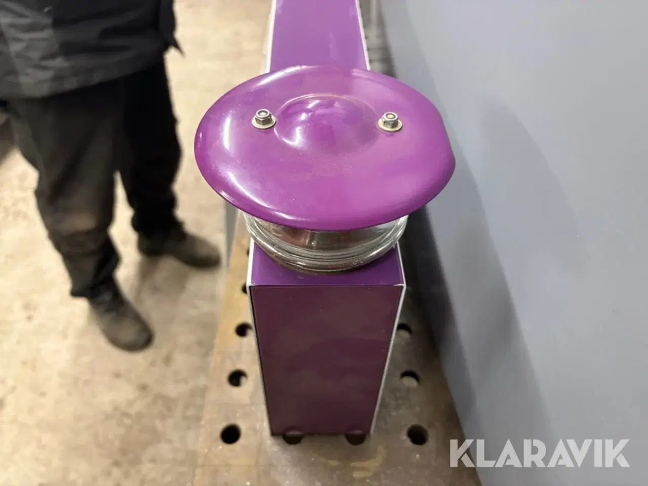 Billede 4 - Skilt med lys i top