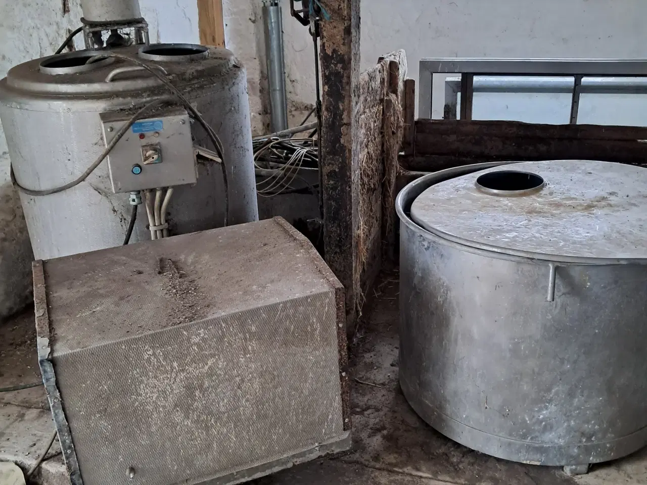 Billede 1 - Lille Køletank  og en rustfri tank uden køl