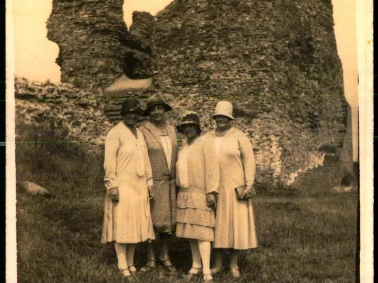 Billede 1 - Kalø Slotsruin -  Fotokort u/n - Ubrugt