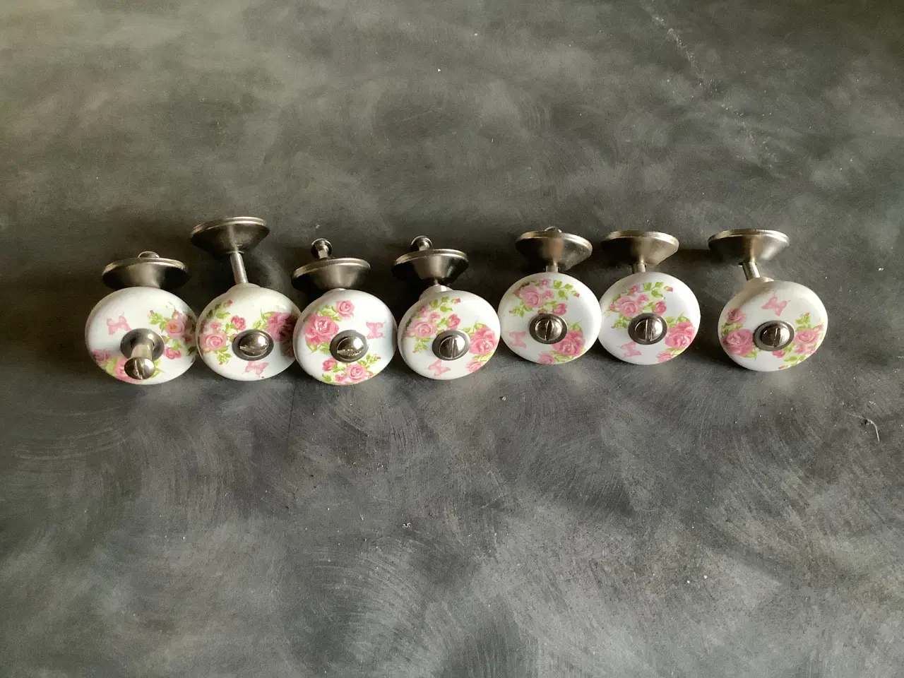 Billede 1 - Porcelæns knopper til skuffer