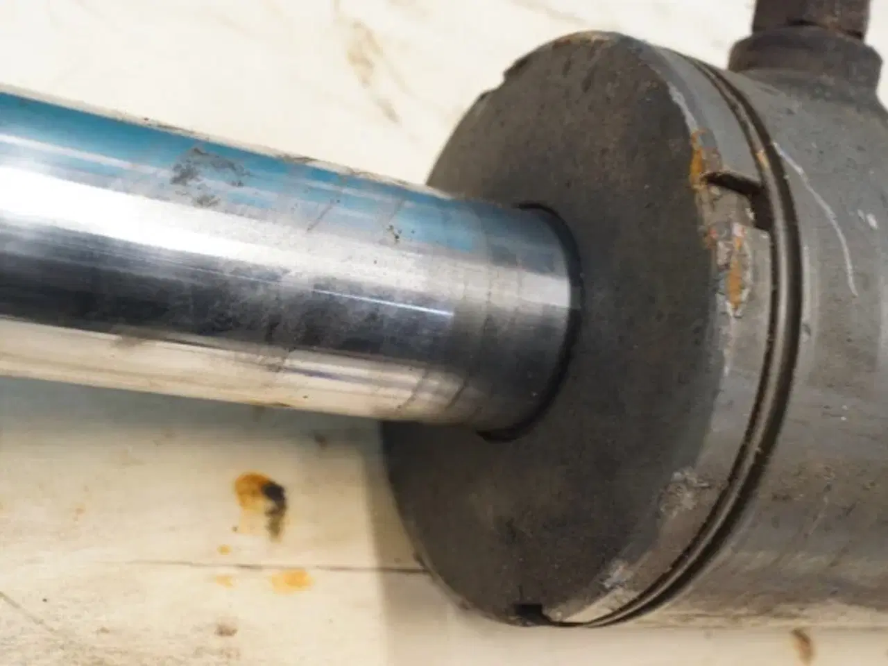 Billede 11 - Valtra T213 Frontlift Cylinder V37715600