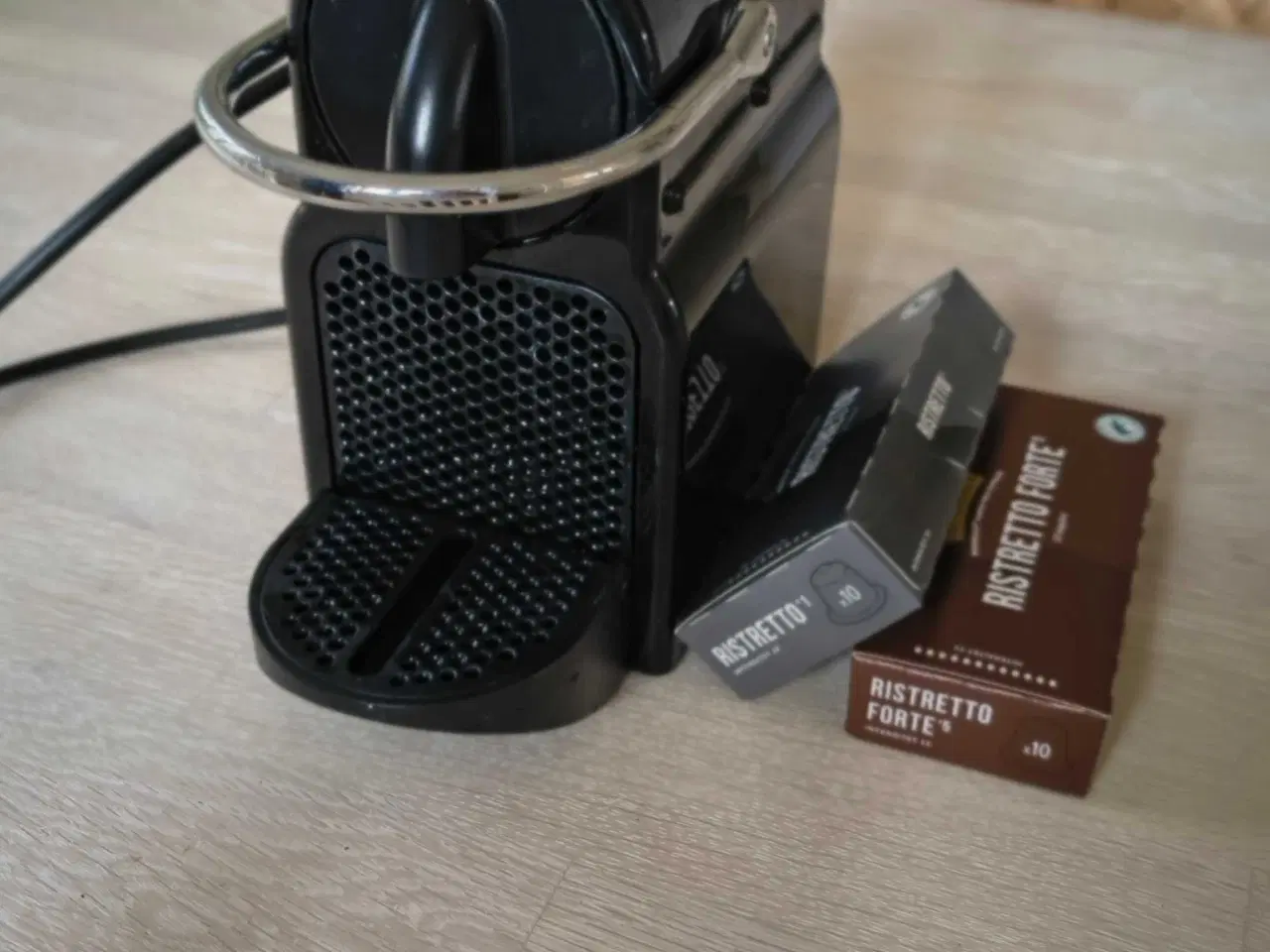 Billede 2 - Nespresso Initzia kapsel kaffemaskine sort