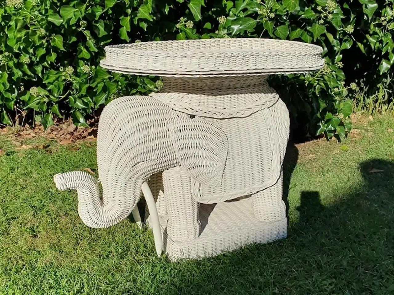 Billede 1 - Bakkebord. Bambus elefant.