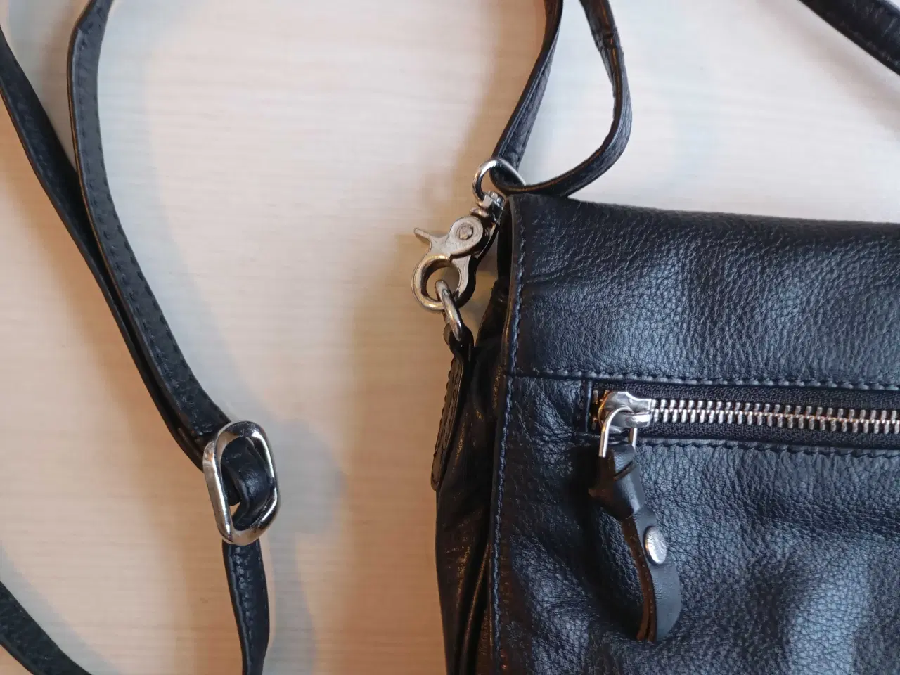 Billede 2 - Depeche dametaske 