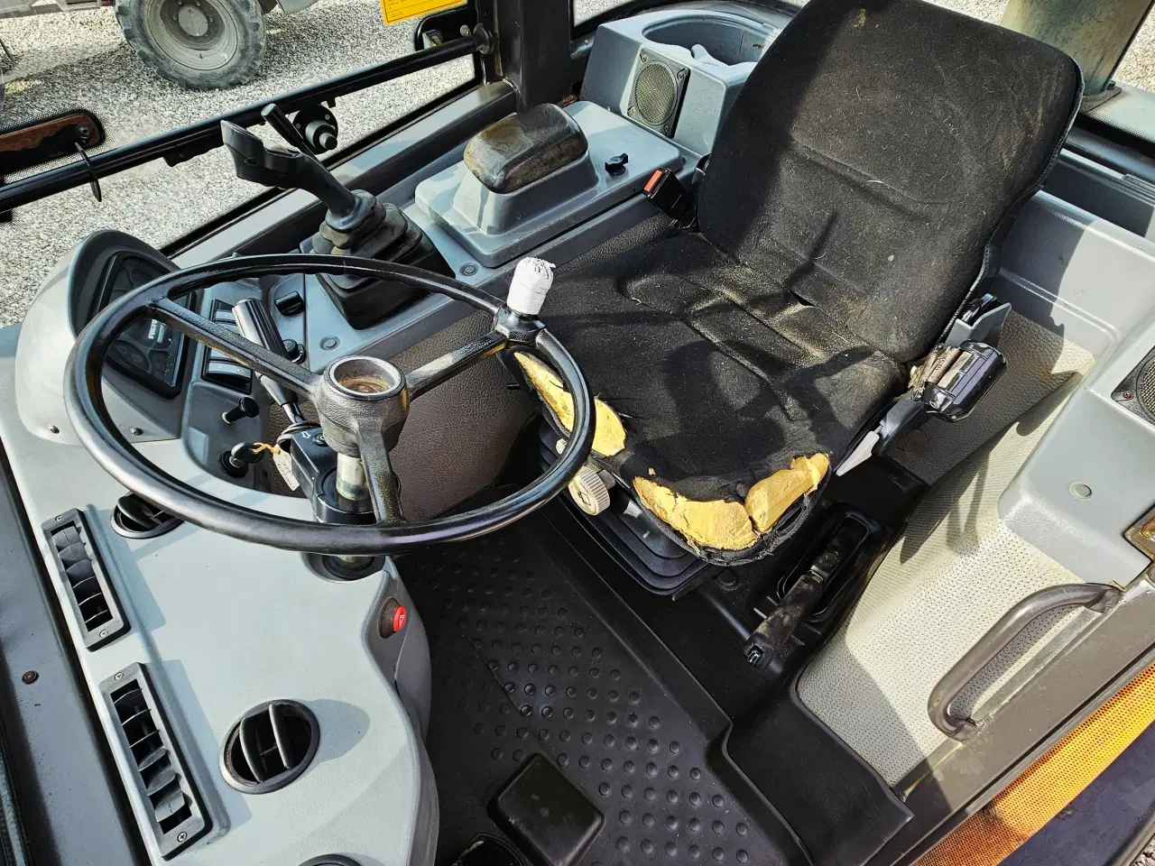 Billede 15 - Volvo L25B / årg. 2006 / 4500 timer / 2 redskaber