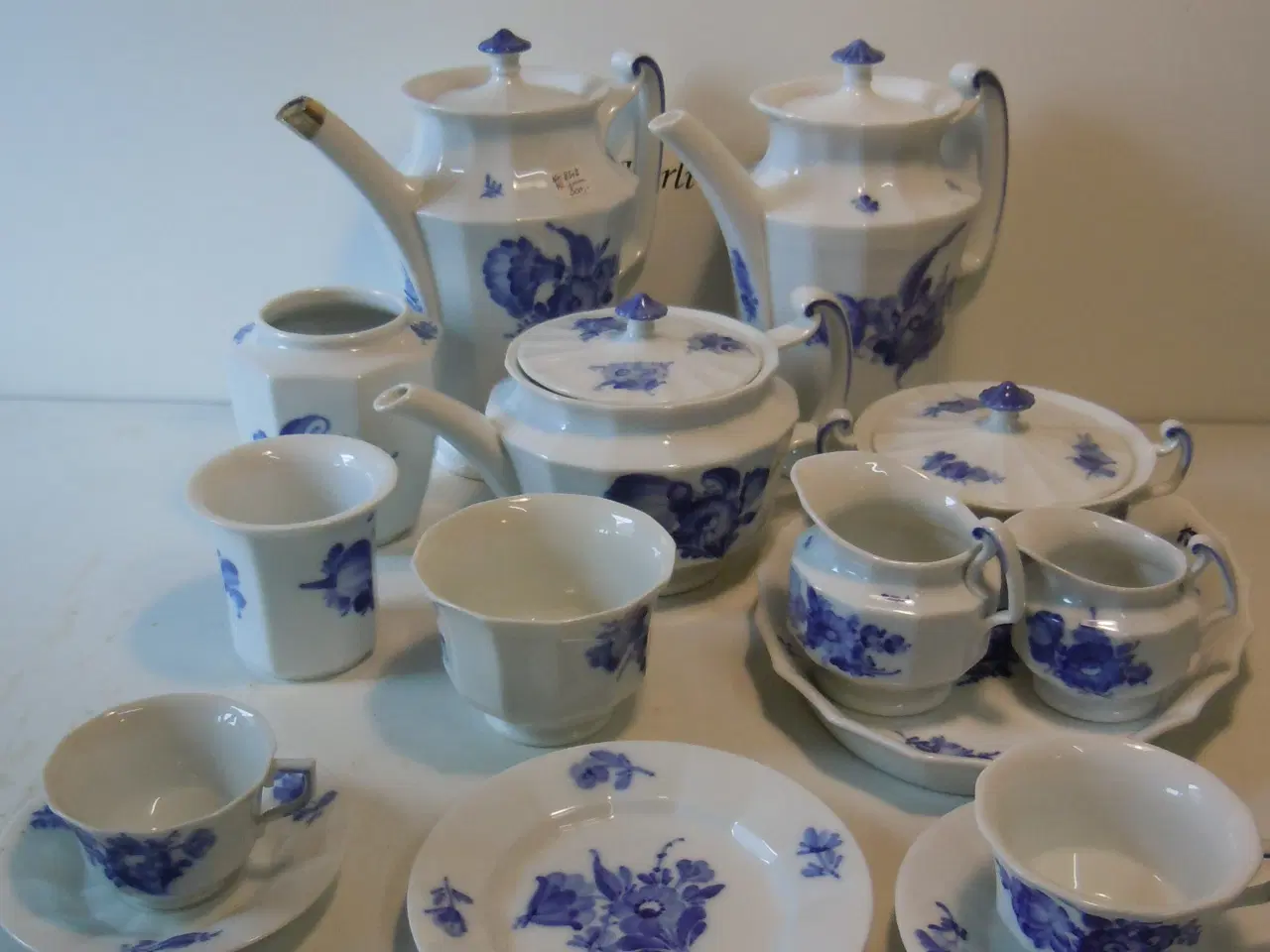 Billede 2 - OPHØR 10-50% rabat på Blå Blomst kantet. Pris fra