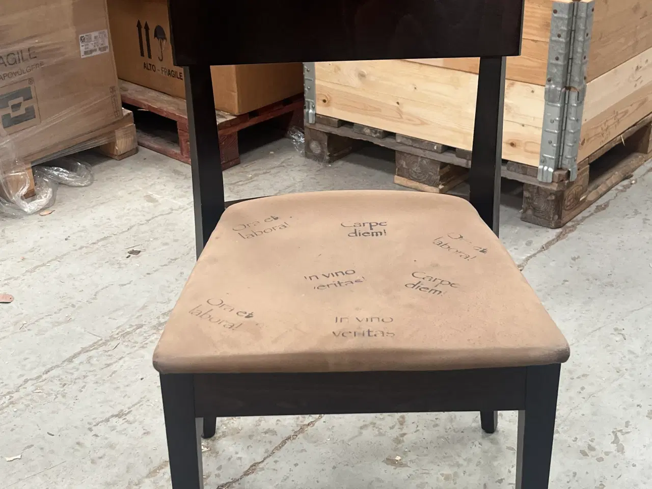 Billede 2 - 30 stk. solide stole i mørkbejset træ