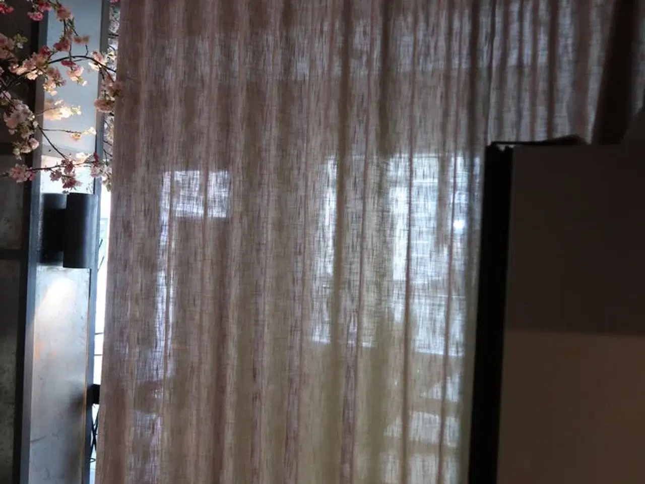 Billede 1 - Gardin med skinne