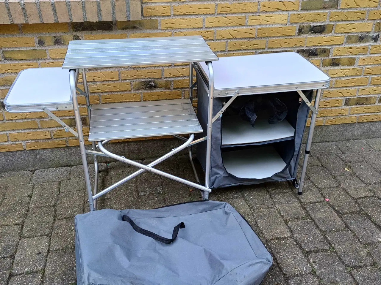 Billede 1 - Camping gasbord m skab