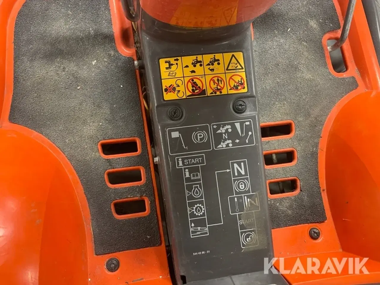 Billede 10 - Plæneklipper Husqvarna R175 med rive