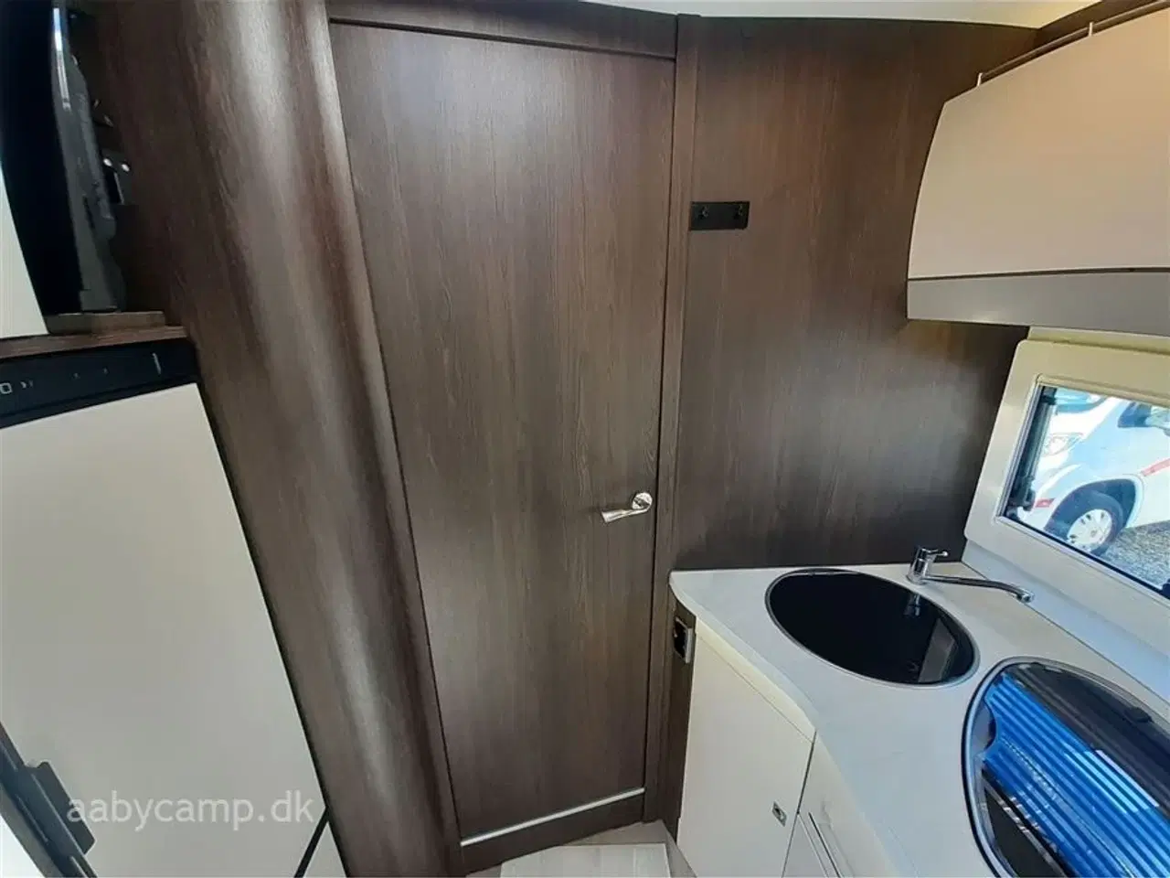 Billede 13 - 2022 - Benimar Tessoro 497   NK Pakke. Automatgear. solceller. markise. Lithium Batterier. Cykelstativ. Queensbed.