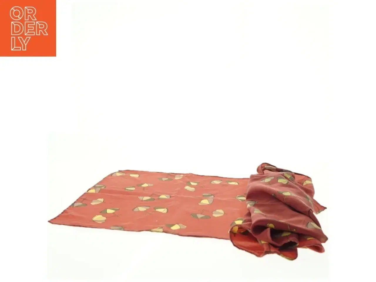 Billede 1 - Rød silketørklæde med bladeprint Charlotte Sparre fra Charlotte Sparre (str. 157 x 34 cm)