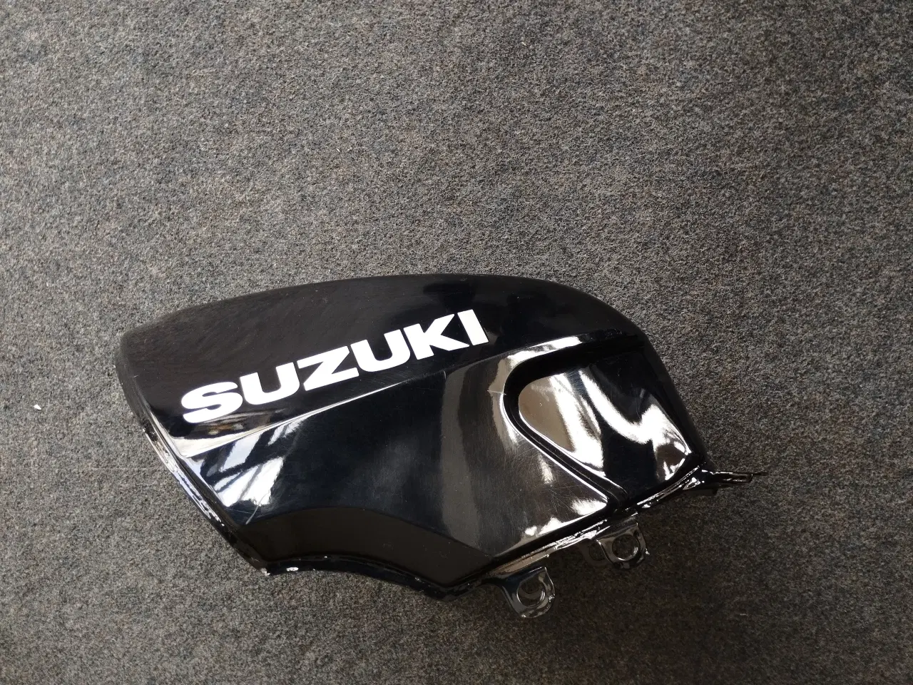 Billede 1 - Sort Tank til Suzuki GSX 250 R, i pæn stand.
