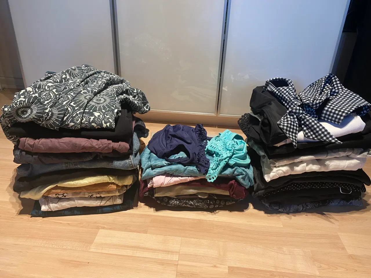 Billede 1 - Lækker tøjpakke str L
