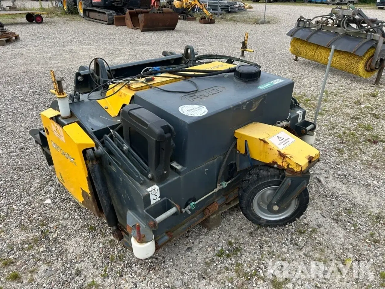 Billede 2 - Hydraulisk kost m. vandtank Stark KH1600