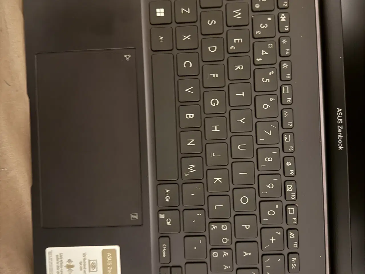 Billede 4 - ASUS ZenBook 14 – Ryzen 7000-serie – Slank & kraft