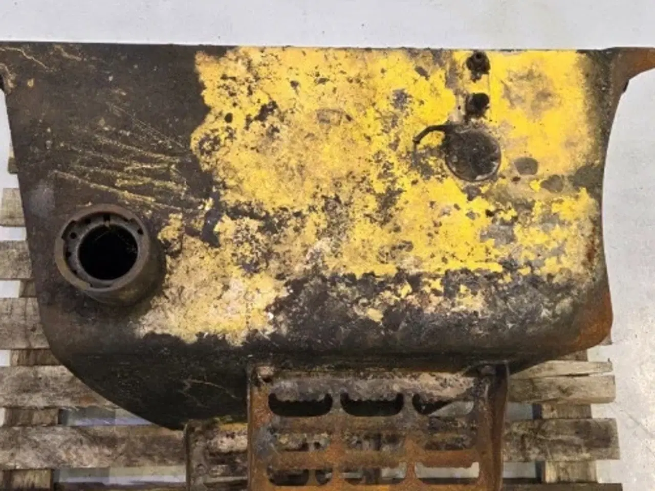 Billede 11 - New Holland LB115B Dieseltank 87355226